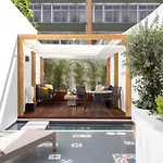 Stupendo- Two Rooms, Patio With Refreshing Pond-center-air Conditioning * Lissabon
