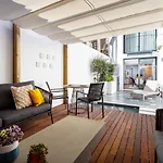 Stupendo- Two Rooms, Patio With Refreshing Pond-center-air Conditioning * Lisboa