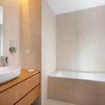 Stupendo- Two Rooms, Patio With Refreshing Pond-center-air Conditioning * Lisboa