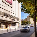 Stupendo- Two Rooms, Patio With Refreshing Pond-center-air Conditioning Apartament *
