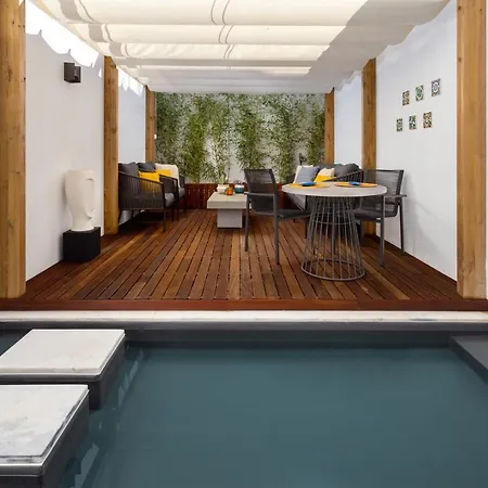 Stupendo- Two Rooms, Patio With Refreshing Pond-center-air Conditioning * Лиссабон