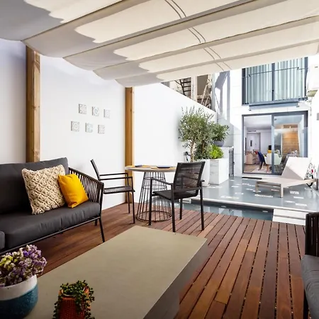 Stupendo- Two Rooms, Patio With Refreshing Pond-center-air Conditioning * Лиссабон