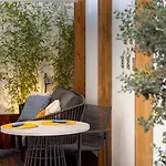 Stupendo- Two Rooms, Patio With Refreshing Pond-center-air Conditioning * Lisboa