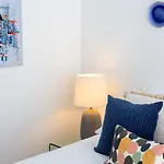Apartamento Stupendo- Two Rooms, Patio With Refreshing Pond-center-air Conditioning