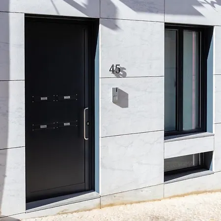 Stupendo- Two Rooms, Patio With Refreshing Pond-center-air Conditioning * 리스본